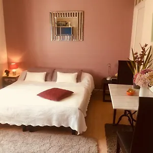 https://studio-des-rosaires.inbrittany.com